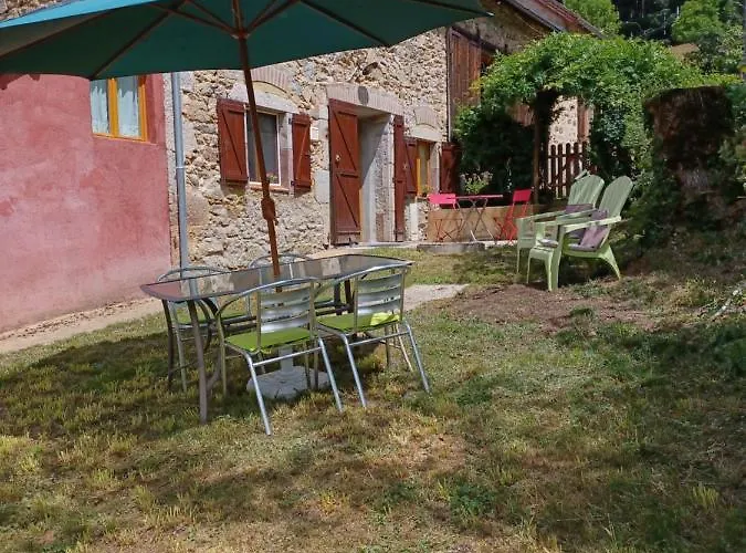 Holiday home Un Bout Du Sud Chatel-Montagne